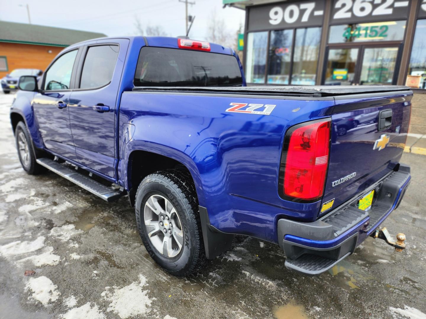 2015 Blue /BLACK Chevrolet Colorado Z71 Crew Cab 4WD Long Box (1GCGTCE34F1) with an 3.6L V6 DOHC 24V GAS engine, 6-Speed Automatic transmission, located at 1960 Industrial Drive, Wasilla, 99654, (907) 274-2277, 61.573475, -149.400146 - Photo#3